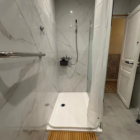 Dans Colocation Avec Arrivee Autonome Maison d'hôtes